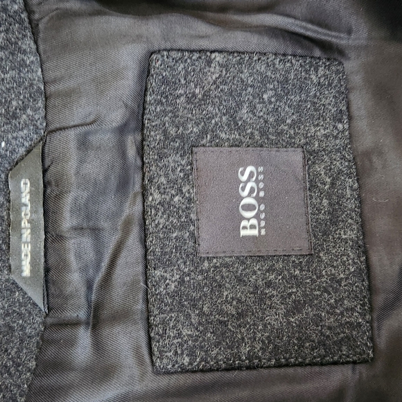 Hugo Boss Double-Breasted Wool Coat - Picture 5 of 8